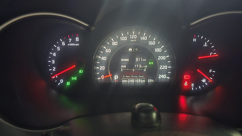 KIA SORONTO 2013 FULL OPTION - 6