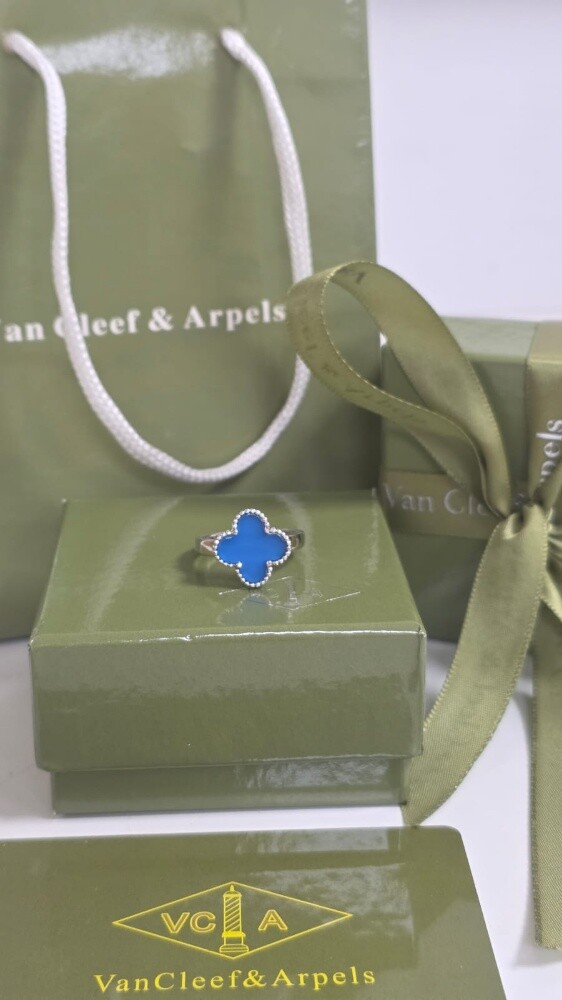 Van Cleef - 16
