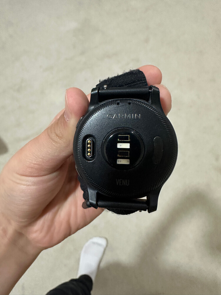 للبيع ساعه جارمن فينيو 1 - 2