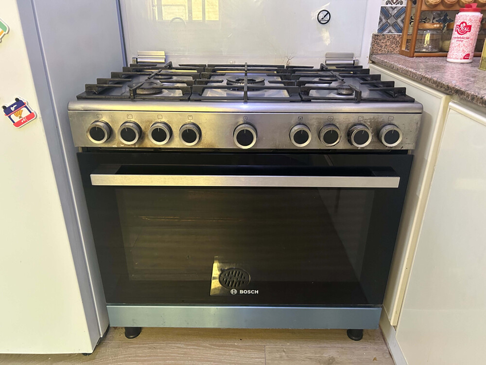 range in very good condition - 1