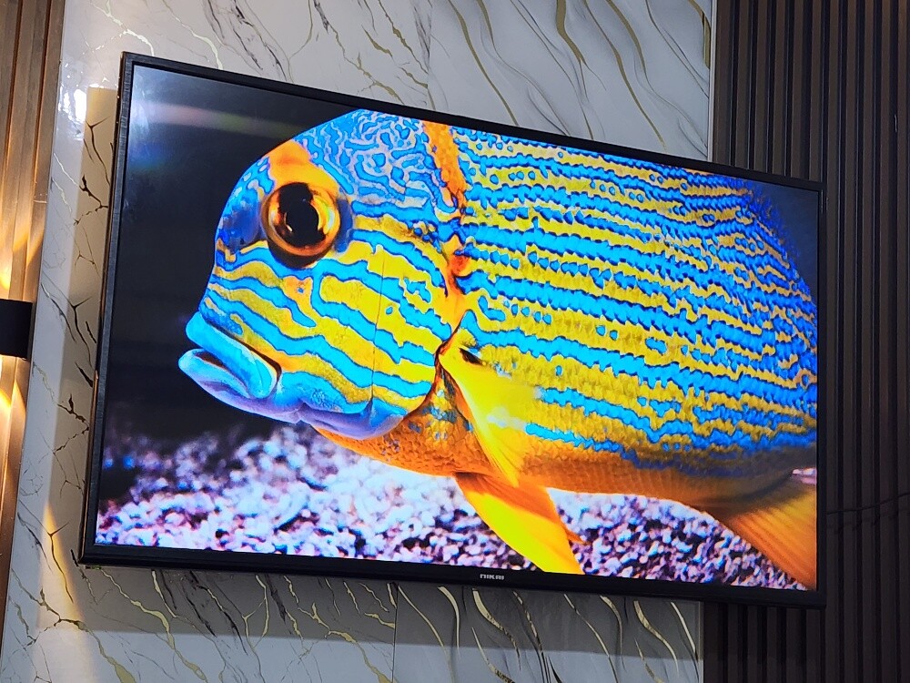 55 Smart Android UHD tv very good c - 4