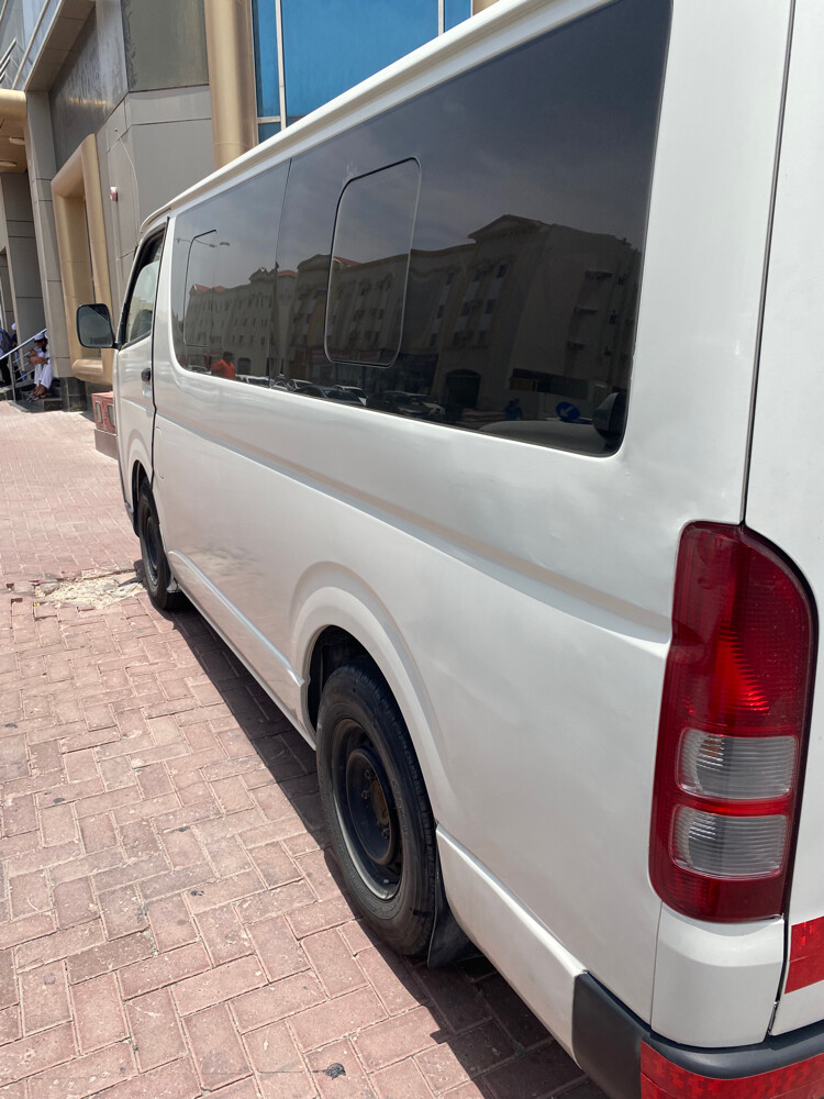 سيارة تويوتا هايس - 1