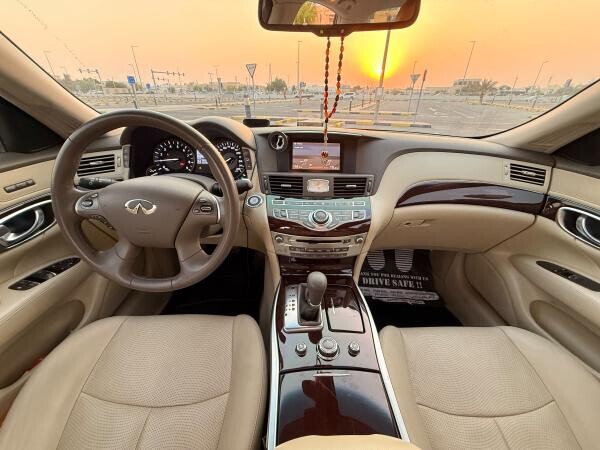 إنفينيتي ٧٠ ٣٧ موديل ٢٠١٦ - 14