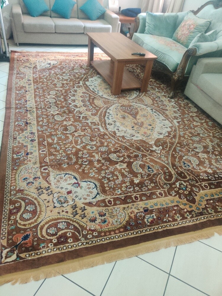 Large Turkish Carpet 3 X 4 Metres- - 1
