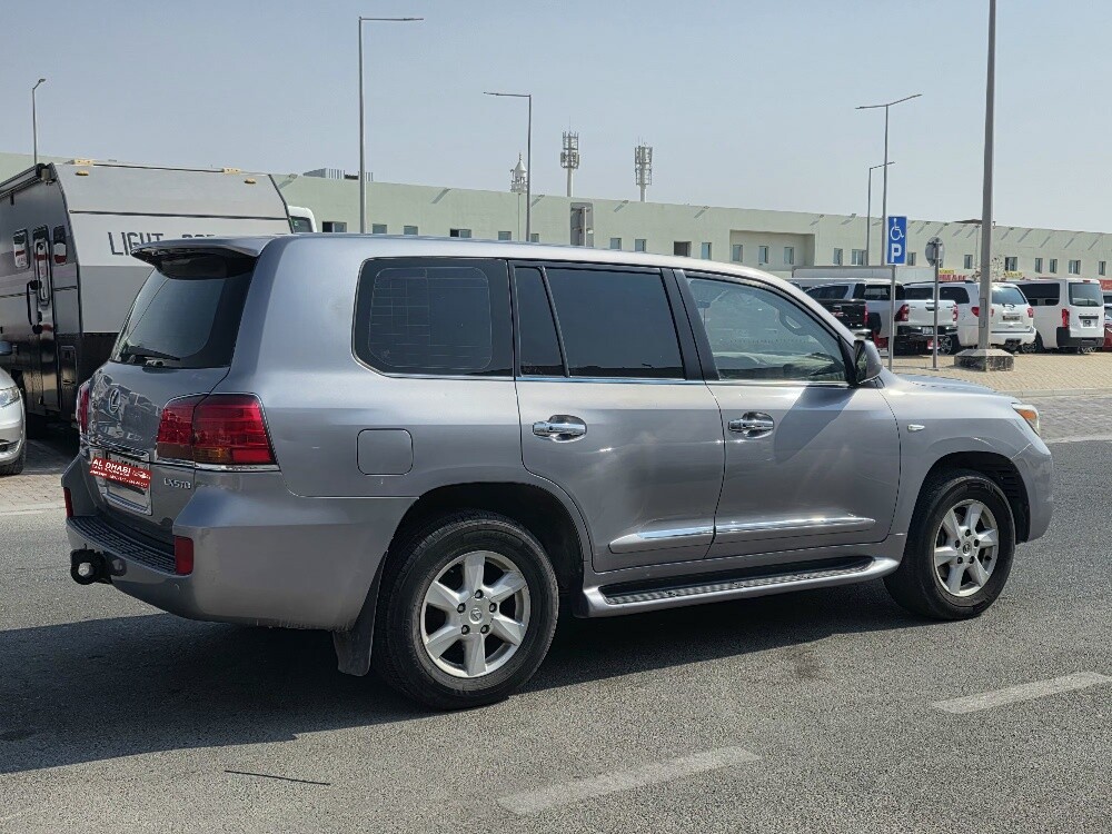 لكزس ال اكس 570 رمادي 2009 - 6