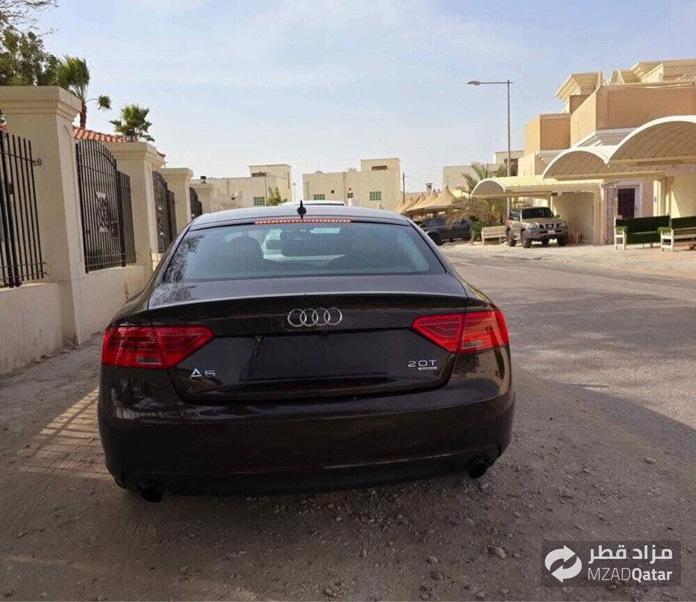 Audi  - 4