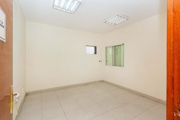Office for rent in AL Muntazah - 8