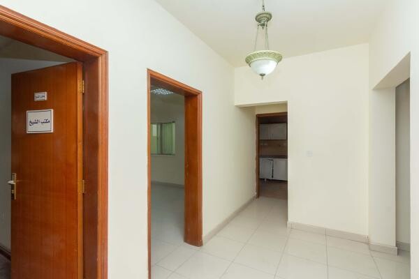 Office for rent in AL Muntazah - 6