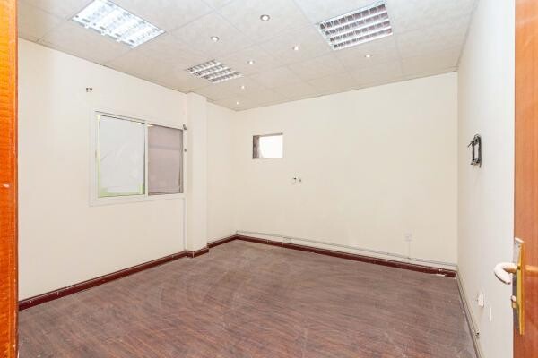 Office for rent in AL Muntazah - 7