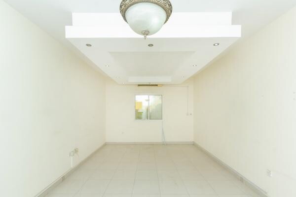 Office for rent in AL Muntazah - 3