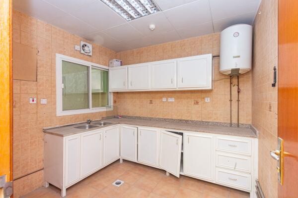 Office for rent in AL Muntazah - 9