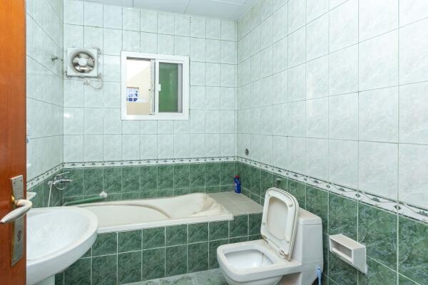 Office for rent in AL Muntazah - 5