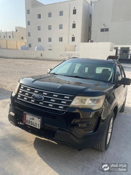 Ford Explorer 7 Seater 4x4. - 4
