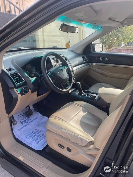 Ford Explorer 7 Seater 4x4. - 11