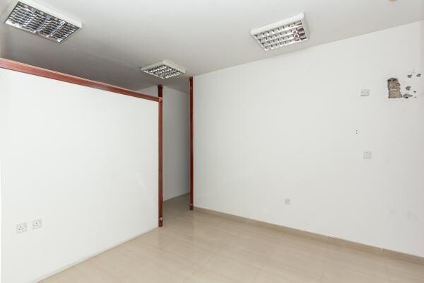 Office for  rent  in AlKhritiyat - 5