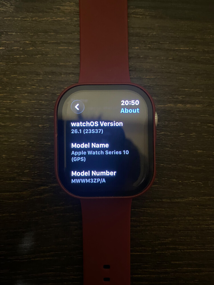 Series 10 46mm silver Apple watch - 2