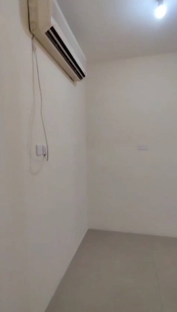 studio in khritiat no commission - 2