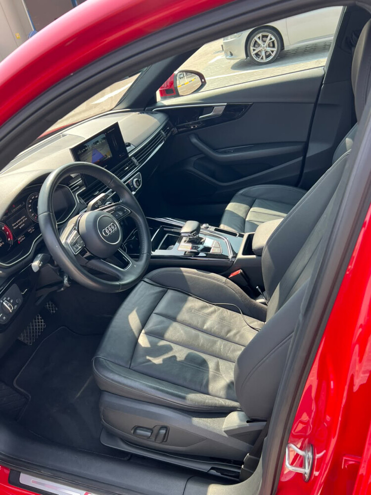 Premium 2020 Audi A4 S-Line (35 TFS - 4