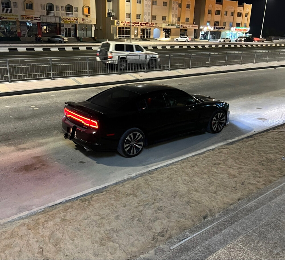 دودج تشارجر اس ار تي - 4