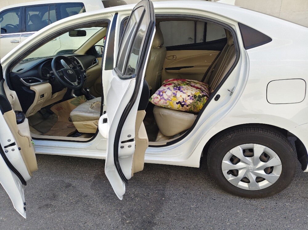 Toyota    Yaris    2019     sale - 13