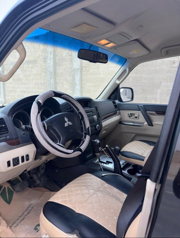Mitsubishi     Pajero   2014 - 16