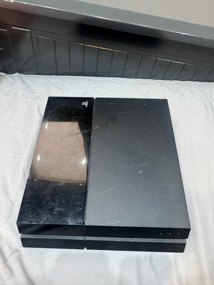 playstation 4. perfect condition  - 3