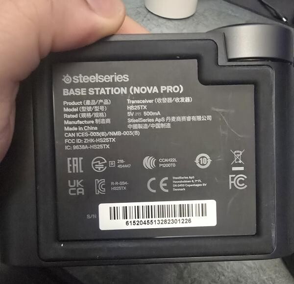 Arctis Nova Pro Wireless - 4