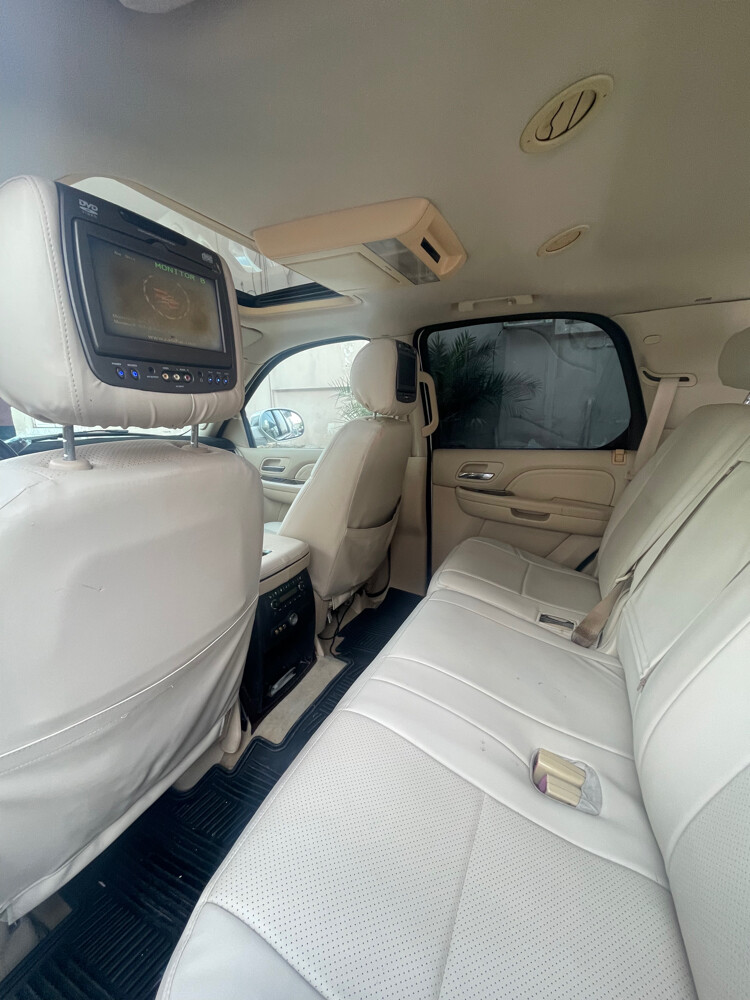 Cadillac Escalade - 5