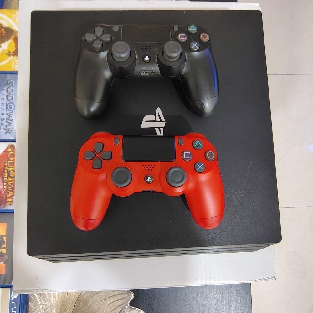 ps4 pro with 11 game cd - 3