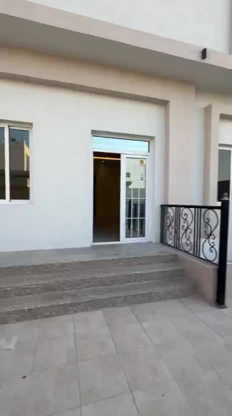 للبيع فيلا جديدة ممتازة في الوكير - 1