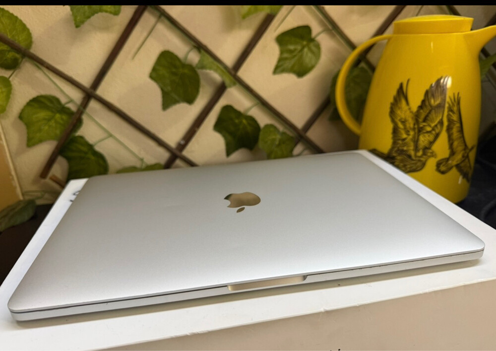 MacBook Pro  M1 - 8