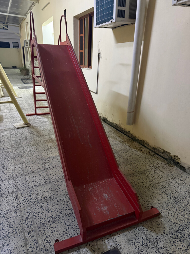 Item Iron children slide   Specific - 1