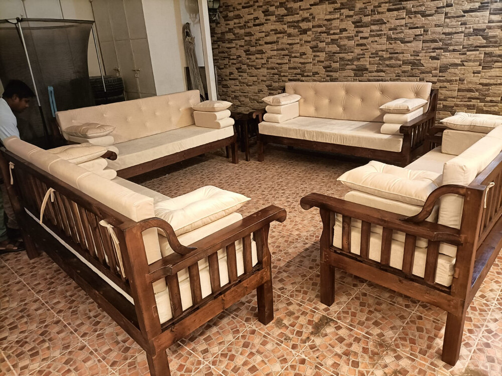 كراسي وخشب - 2