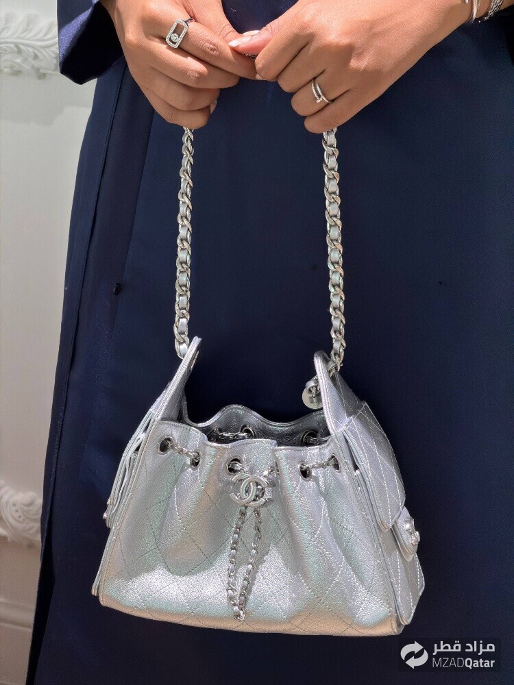COCO 25 Small Handbag Silvery - 5