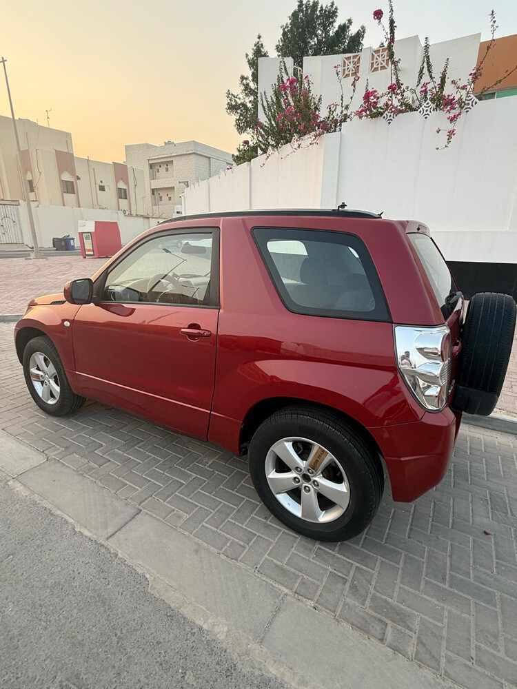 سوزوكي موديل ٢٠١١ باب واحد - 4