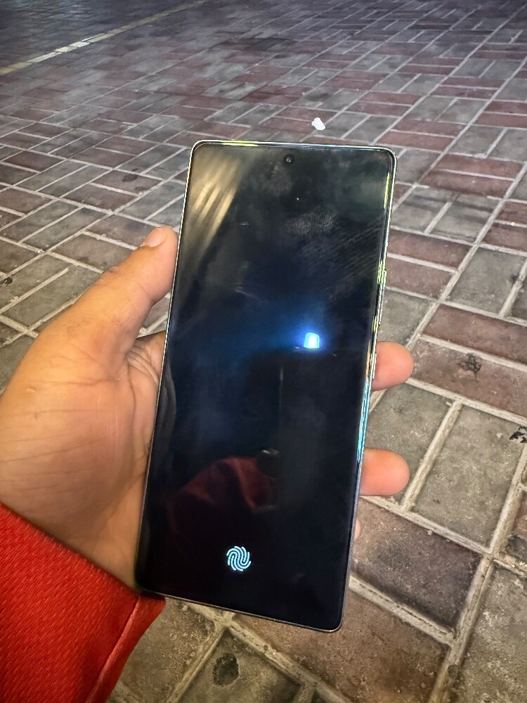 like new infinix Gt20 pro 256 gb - 2