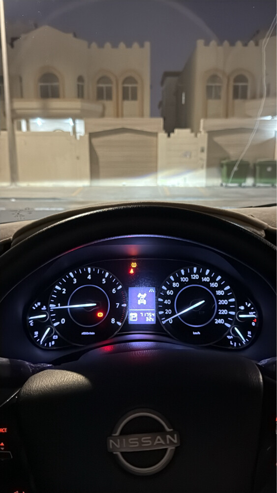 نيسان اكس اي - 5