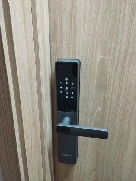 EZVIZ DL05 Smart Door Lock - 2