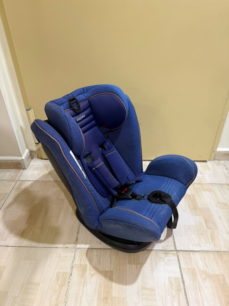 giggles iso car seat - 1