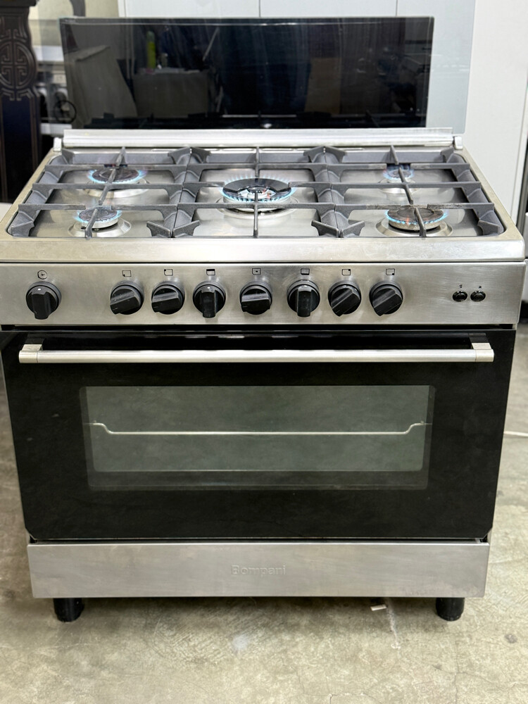 Bompani 5 burner gas stove Italy  - 3