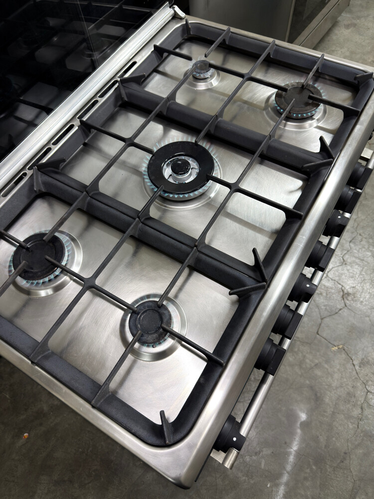 Bompani 5 burner gas stove Italy  - 1