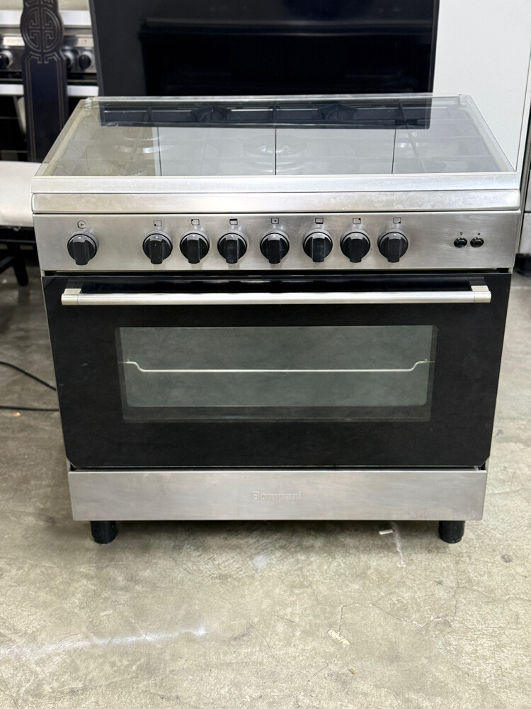 Bompani 5 burner gas stove Italy  - 2