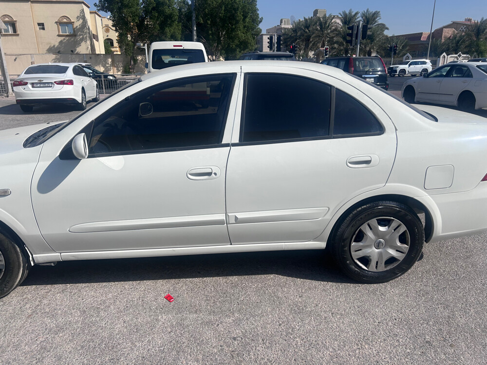 سيارة نيسان صني موديل ٢٠١٢ - 2