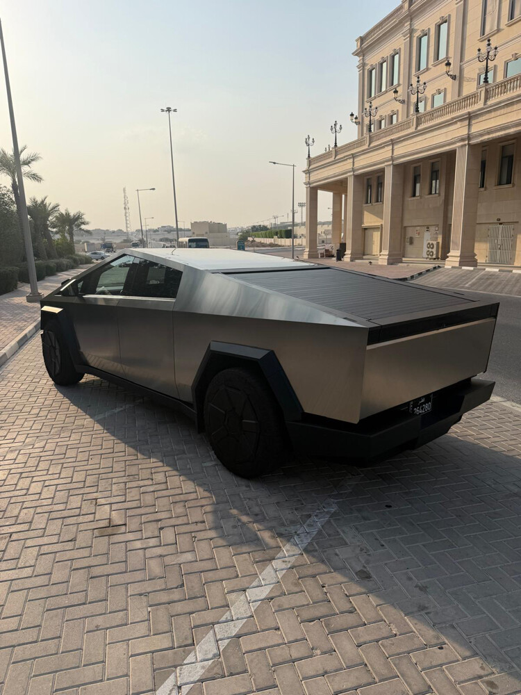 cyber tuck tesla - 3