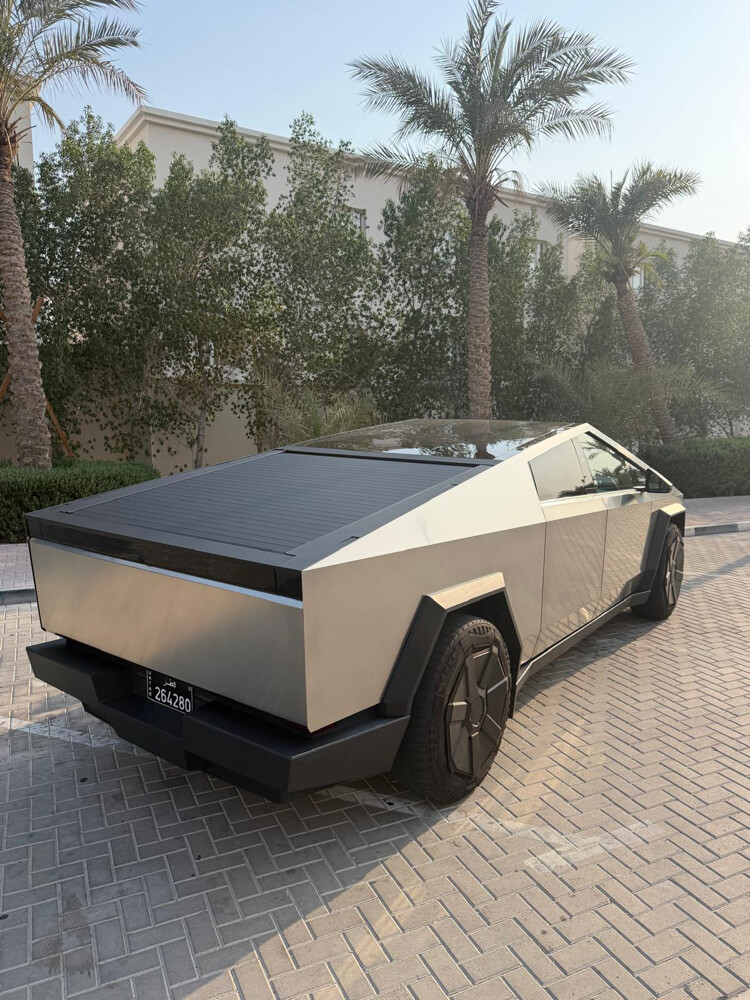 cyber tuck tesla - 4