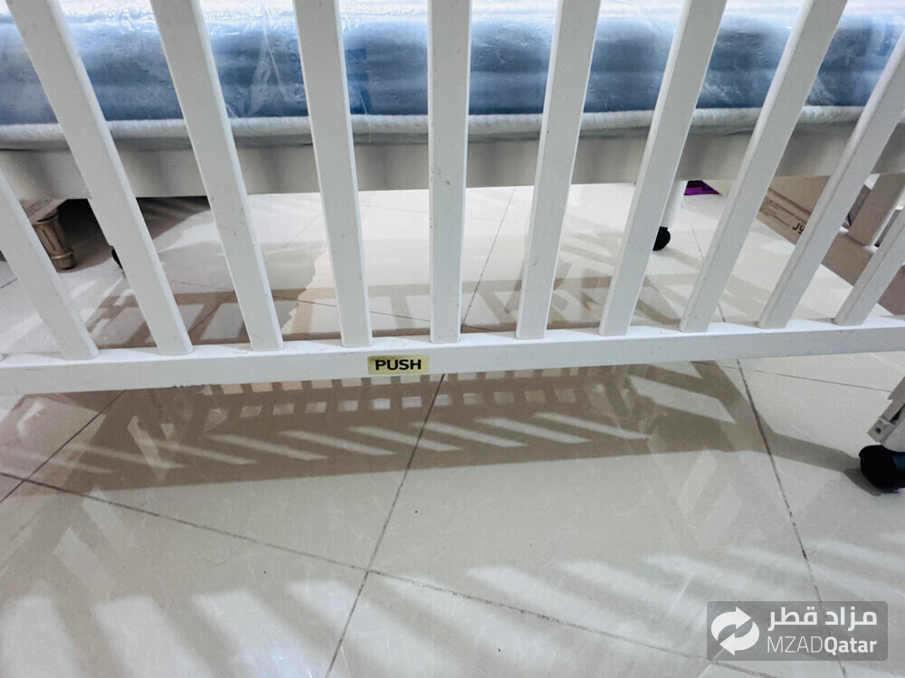 سرير اطفال للبيع  - 2