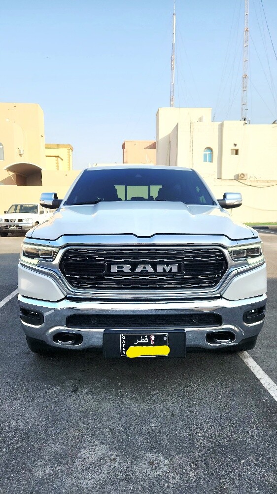 RAM1500 limited 4x4 2022pearl white - 1