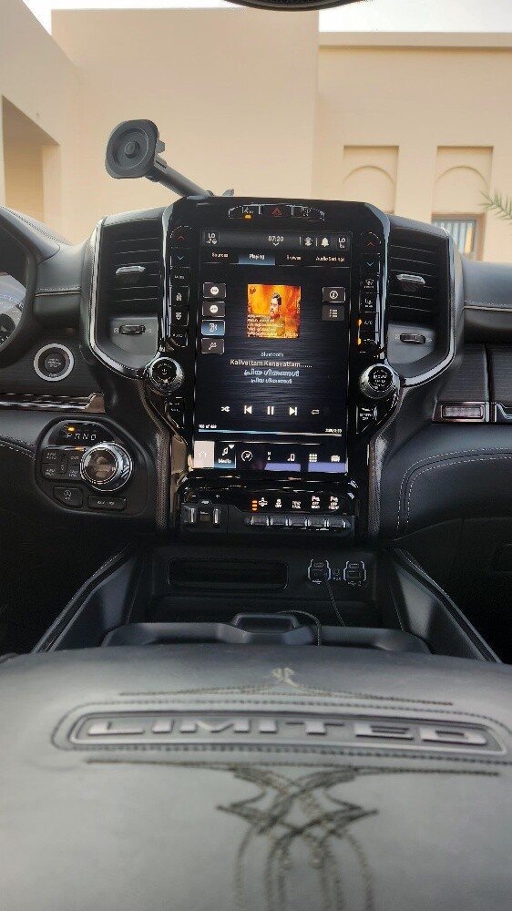 RAM1500 limited 4x4 2022pearl white - 9