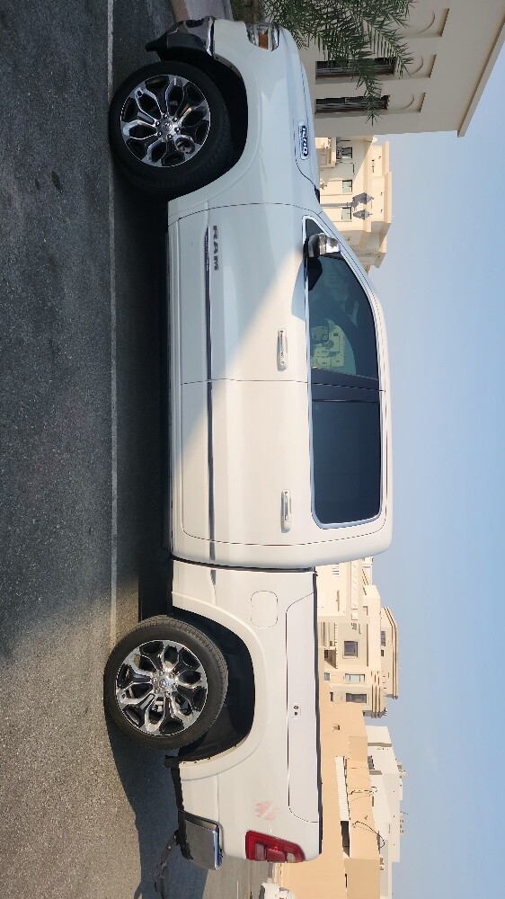 RAM1500 limited 4x4 2022pearl white - 4