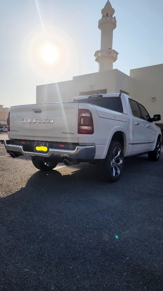 RAM1500 limited 4x4 2022pearl white - 6